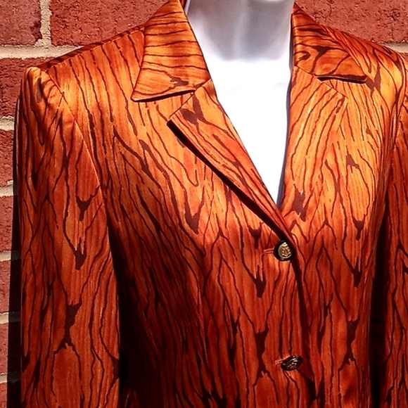 🔹️Vintage Mondi Silk Blazer - Picture 2 of 8